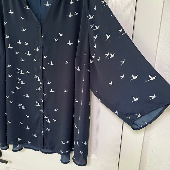 Catherines Women's Navy Stork Print Roll Tab Sleeve Top Size 4X-30/32W - Picture 3 of 10